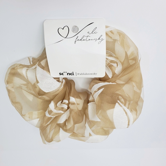 5/$30 💥 Extra Large Floral Organza Jumbo Scrunchie - New With Tags - Picture 3 of 5
